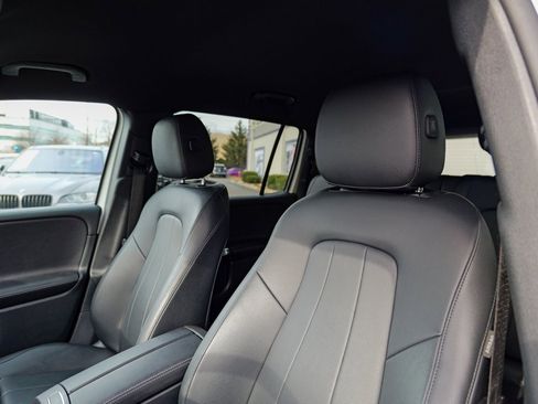 Used 2022 Mercedes-Benz GLB 250 image 22