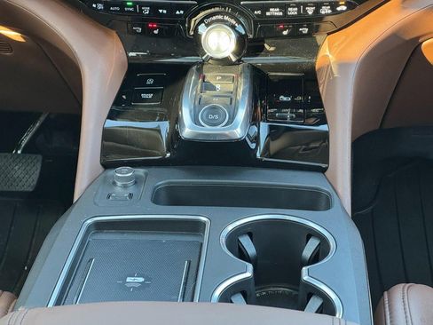 Used 2025 Acura MDX SH-AWD w/ Technology Package image 17