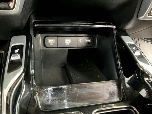 Used 2023 Kia Sorento SX AWD/4WD image 15