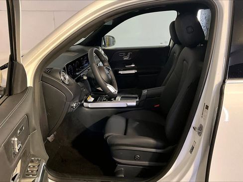 New 2026 Mercedes-Benz GLB 250 4MATIC image 13