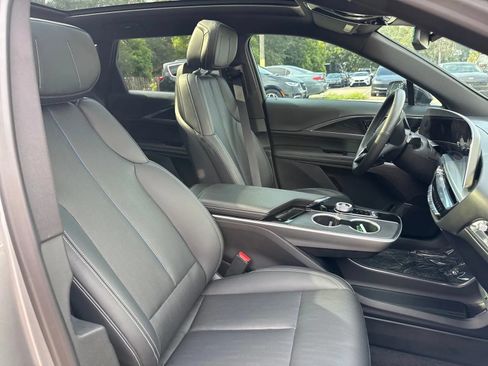 Used 2024 Cadillac Lyriq Luxury RWD image 16
