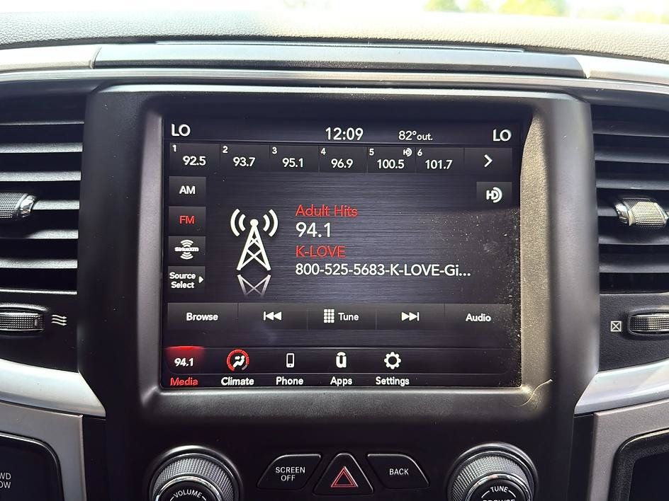 Used 2018 RAM 2500 SLT w/ Off Road Package AWD/4WD image 38