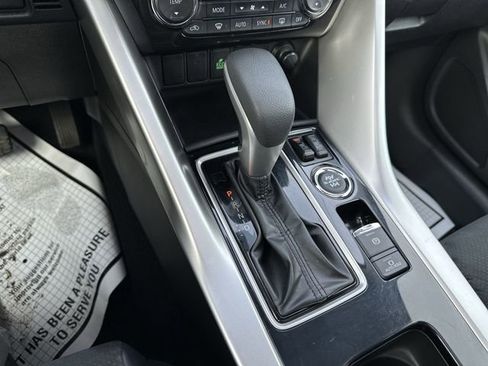 Used 2022 Mitsubishi Eclipse Cross SE image 24