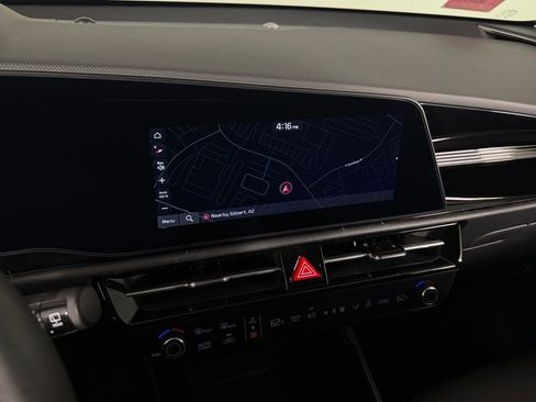 Used 2025 Kia Niro Wind FWD image 16