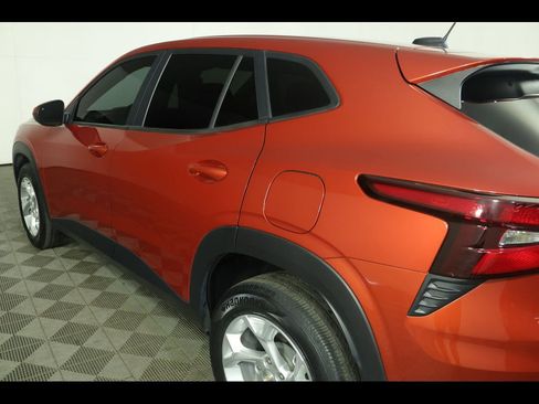 Used 2024 Chevrolet Trax LS w/ LS Convenience Package image 15