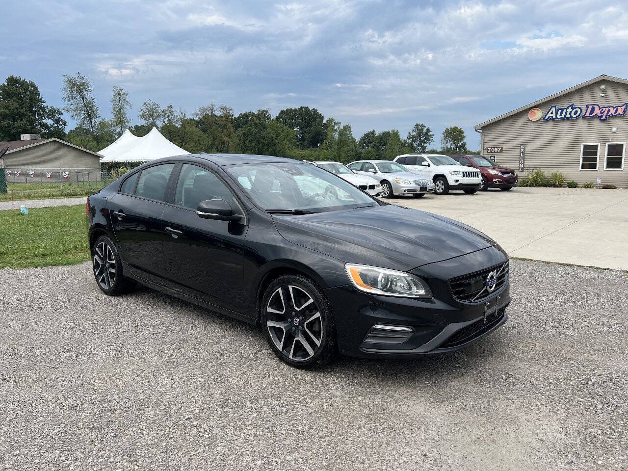 Used 2018 Volvo S60 T5 Dynamic w/ Vision Package FWD image 3