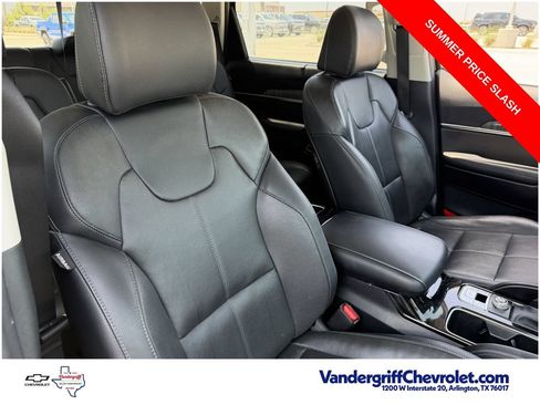 Used 2024 Kia Telluride EX w/ EX Captain's Chair Package FWD image 25