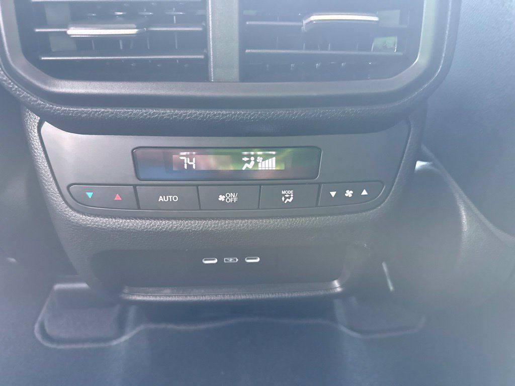 Used 2025 Honda Pilot Touring image 20