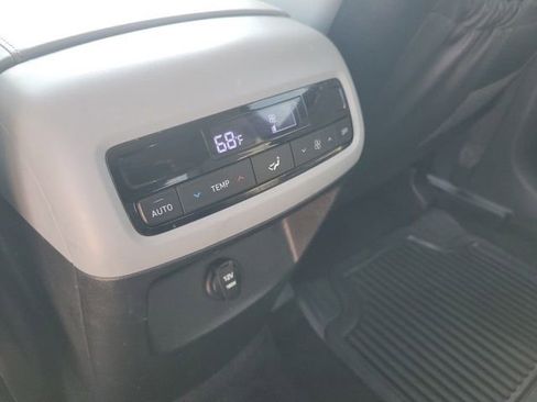Used 2024 Hyundai Palisade SEL FWD image 17