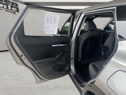Used 2026 Kia Seltos LX AWD/4WD image 8