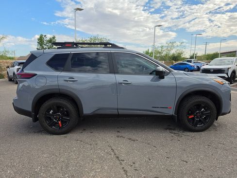 Used 2025 Nissan Rogue SV AWD/4WD image 21