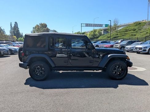 Used 2022 Jeep Wrangler Unlimited Willys image 4