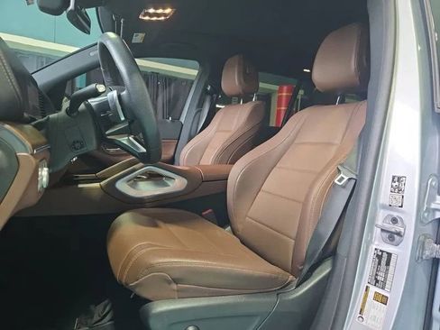 Used 2024 Mercedes-Benz GLS 450 4MATIC image 3