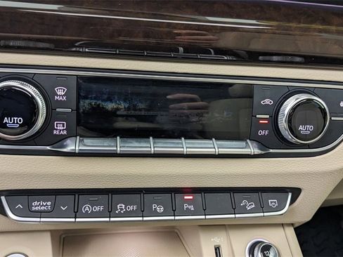 Used 2019 Audi Q5 Prestige w/ Prestige Package image 26