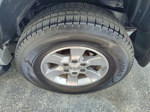 Used 2010 Toyota 4Runner SR5 AWD/4WD image 21