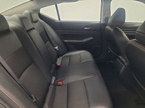 Used 2019 Nissan Altima 2.5 SR FWD image 19