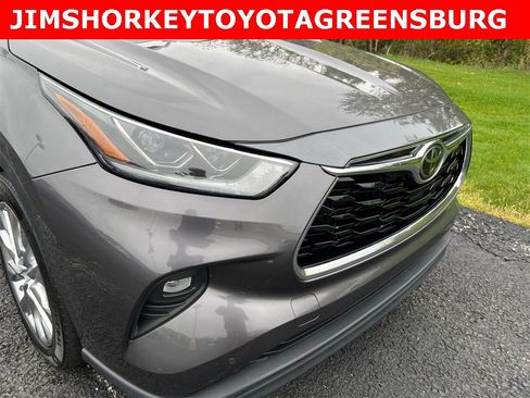 Used 2021 Toyota Highlander Limited image 35
