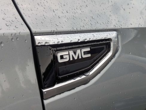 Used 2024 GMC Yukon Denali RWD image 13