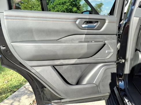 New 2026 Nissan Armada PRO-4X w/ Captain's Chari Seat Package AWD/4WD image 9