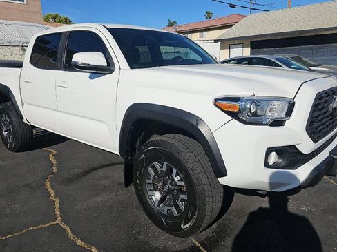 Used 2021 Toyota Tacoma TRD Off-Road w/ Technology Package image 3