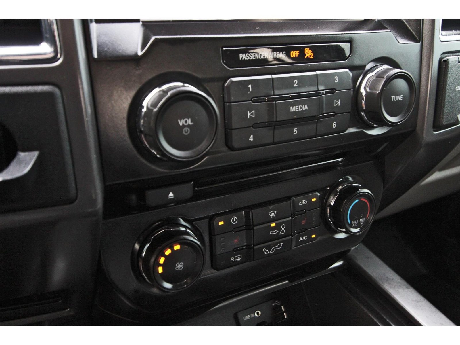 Used 2015 Ford F150 XLT w/ Equipment Group 302A Luxury RWD image 27