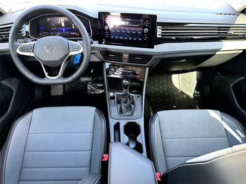 New 2025 Volkswagen Jetta SE image 19