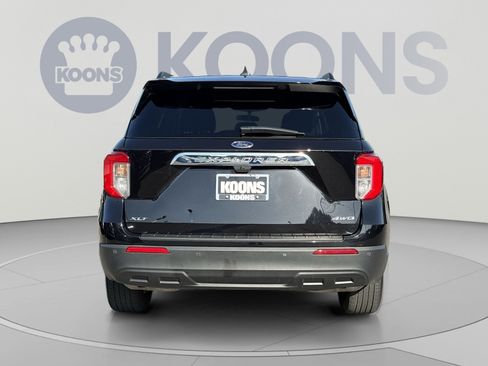 Used 2023 Ford Explorer XLT AWD/4WD image 5