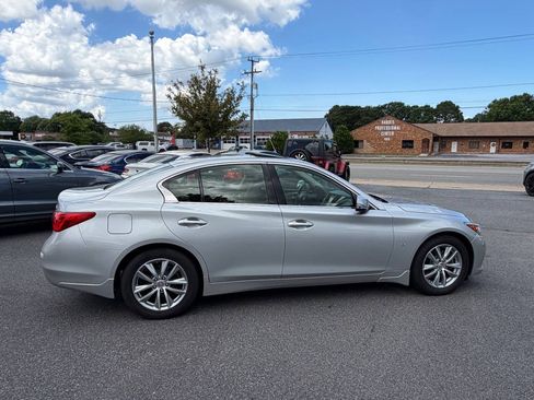 Used 2015 INFINITI Q50 AWD w/ Moonroof Package image 10