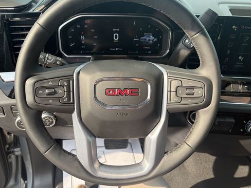 Used 2026 GMC Sierra 1500 SLT AWD/4WD image 18