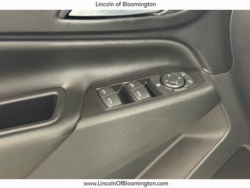 Used 2018 Chevrolet Equinox LT image 19