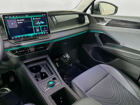 New 2026 Volkswagen Tiguan SE AWD/4WD image 22