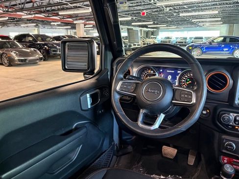 Used 2023 Jeep Gladiator Mojave w/ Cold Weather Group AWD/4WD image 17