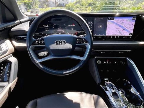 Certified 2025 Audi Q5 Premium Plus w/ Premium Plus AWD/4WD image 5