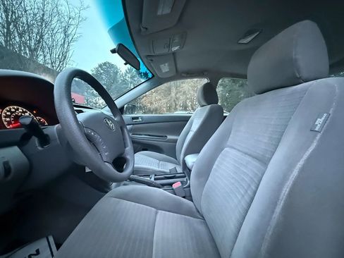 Used 2005 Toyota Camry LE image 16
