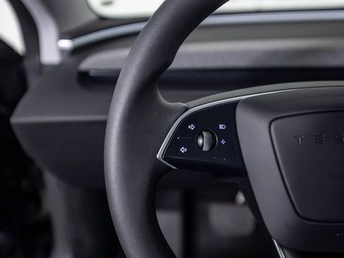 Used 2024 Tesla Model 3 Standard Range image 31