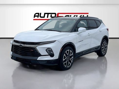 Used 2024 Chevrolet Blazer RS w/ Driver Confidence II Package AWD/4WD image 3