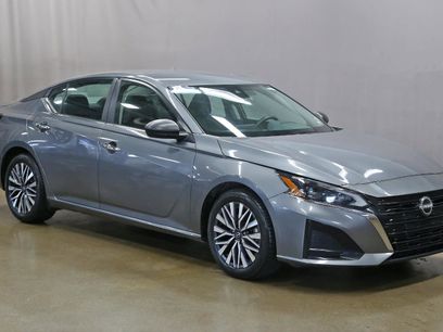 Used 2024 Nissan Altima 2.5 SV