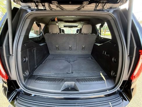 Used 2021 GMC Yukon XL SLT w/ SLT Premium Package image 30