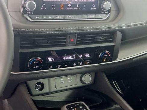 Used 2026 Nissan Rogue SV FWD image 13