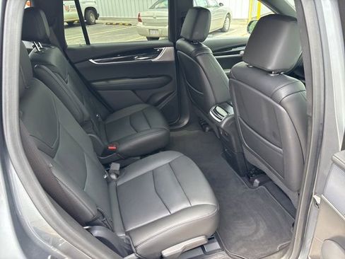 Used 2022 Cadillac XT6 Premium Luxury image 13