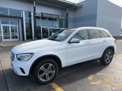 Used 2021 Mercedes-Benz GLC 300 4MATIC image 2