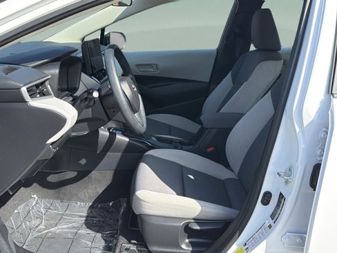 Used 2023 Toyota Corolla LE image 31