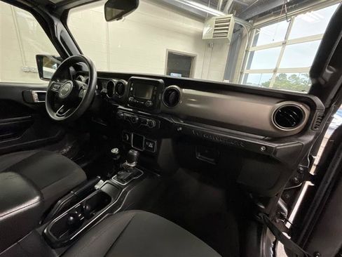 Used 2018 Jeep Wrangler Unlimited Sport image 27
