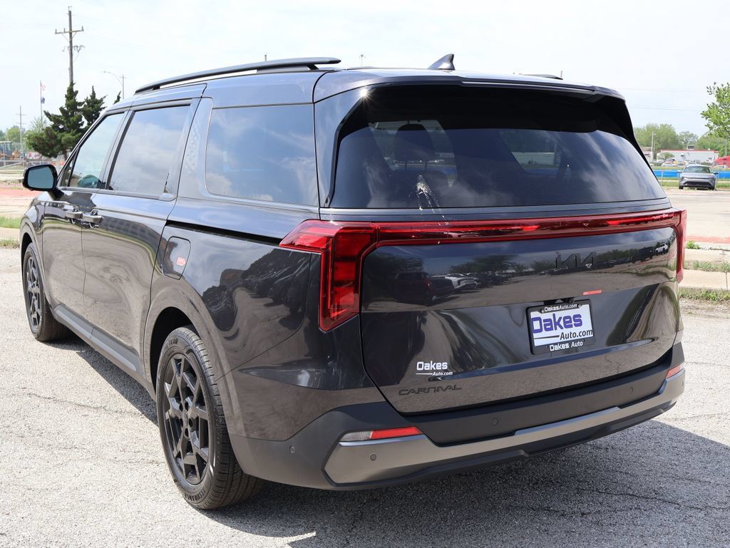 New 2026 Kia Carnival SX w/ SX Dark Edition Package FWD image 5
