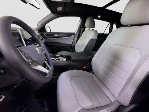 New 2026 Volkswagen Atlas Cross Sport SEL R-Line AWD/4WD image 11