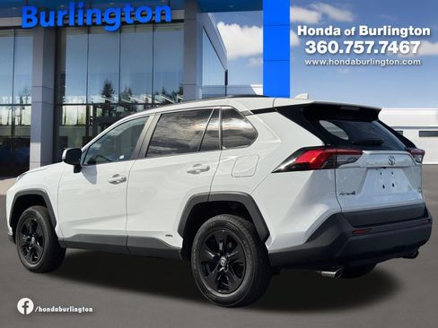 Used 2025 Toyota RAV4 XLE AWD/4WD image 4