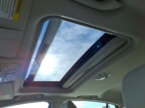 Used 2014 Subaru Impreza 2.0i Premium image 13