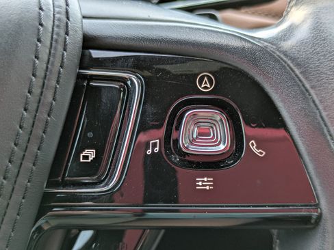 Used 2020 Lincoln Aviator Reserve w/ Equipment Group 202A image 18