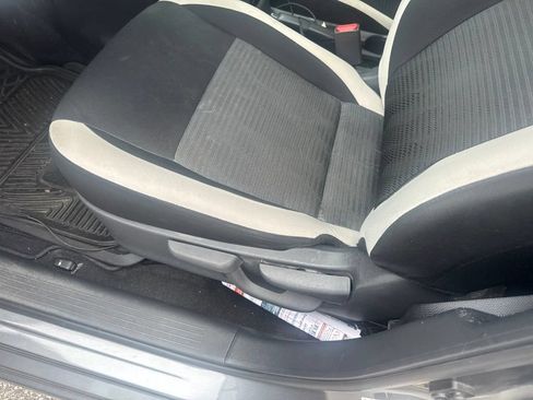 Used 2022 Nissan Versa SV w/ Trunk Package FWD image 14