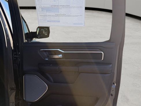 New 2026 RAM 1500 Laramie AWD/4WD image 39